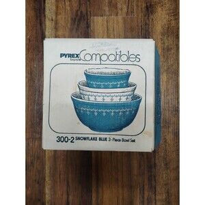 Pyrex Compatibles Snowflake Blue 300-2 Mixing Bowl Set 3 Piece